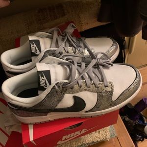 Nike dunk lows “Golden Gals” silver/white colorway